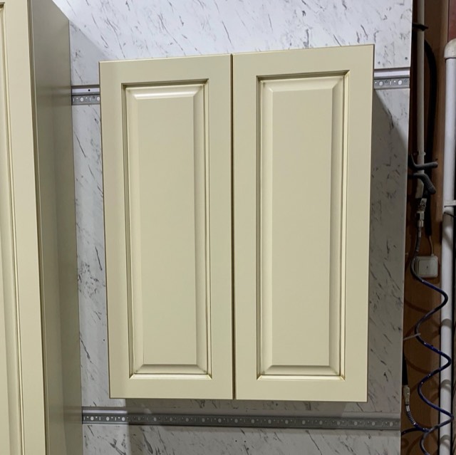 Подвесной шкаф Classic в ванную комнату на заказ