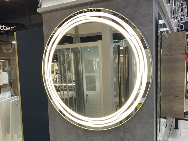 Круглое зеркало с LED подсветкой в ванную комнату